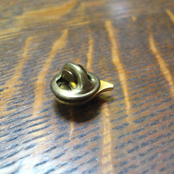 Red Cross Blood Drive Vintage Lapel Pin - Picture 3 of 4